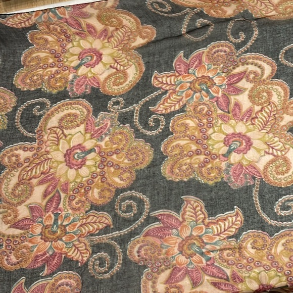 Roffe Accessories Morgan Floral Paisley Print Scarf - Picture 3 of 4
